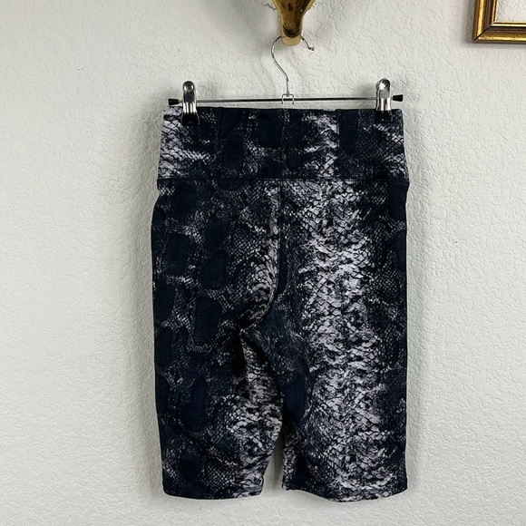 French Connection FCUK Python Snake Biker Pocket Shorts - Picture 4 of 6